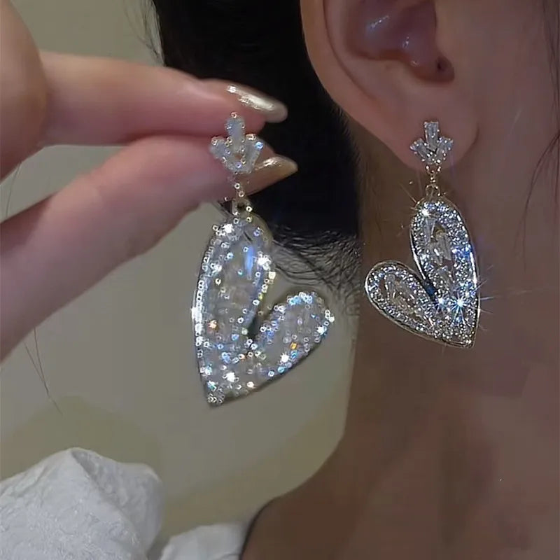 Shiny White Crystal Tassel Earrings for Women Personality Fashion Summer Accessories Party Jewelry Birthday Anniversary Gifts